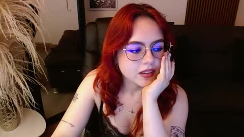 Snapshot of crimson_tati chatting on February 5, 2025, 6:13 am Tatiana online show from February 5, 2025, 6:13 am