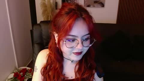 Snapshot of crimson_tati chatting on February 19, 2025, 8:22 am Tatiana online show from February 19, 2025, 8:22 am