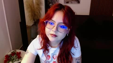 Snapshot of crimson_tati chatting on February 22, 2025, 8:29 am Tatiana online show from February 22, 2025, 8:29 am