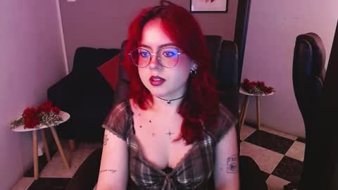 Snapshot of crimson_tati chatting on February 28, 2025, 11:23 pm Tatiana online show from February 28, 2025, 11:23 pm
