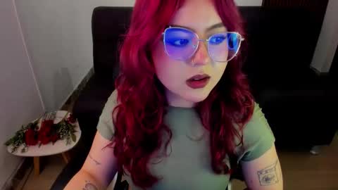 Snapshot of crimson_tati chatting on September 13, 2025, 6:35 am Tatiana online show from September 13, 2025, 6:35 am