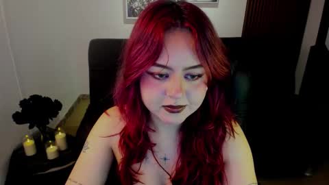 Snapshot of crimson_tati chatting on October 16, 2025, 3:51 am Tatiana online show from October 16, 2025, 3:51 am
