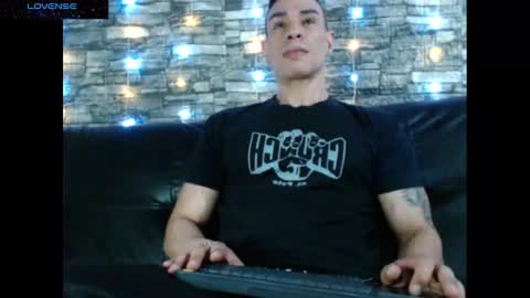 Snapshot of cris_angel01 chatting on October 14, 2025, 6:25 am Cris online show from October 14, 2025, 6:25 am