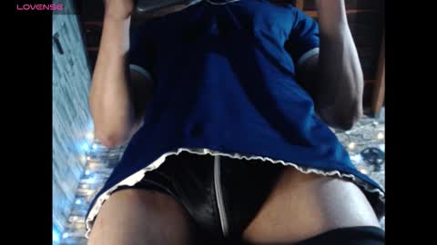 Snapshot of cris_angel01 chatting on October 28, 2025, 9:46 am Cris online show from October 28, 2025, 9:46 am