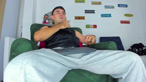 cristian online show from November 7, 2025, 2:33 am