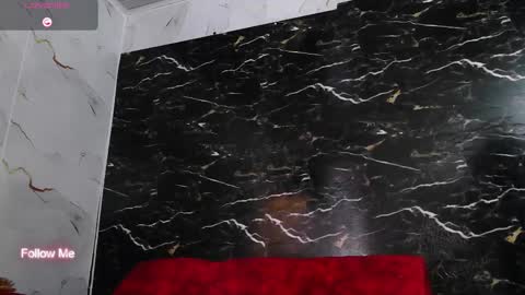 crislingery_doll online show from November 3, 2025, 1:23 pm