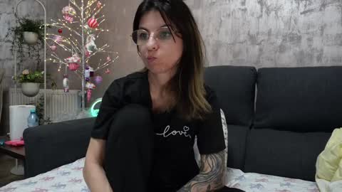 crissy_love online show from January 2, 2025, 11:27 pm