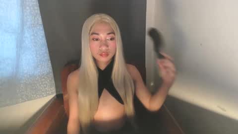 cristal1xox online show from November 8, 2025, 12:33 am