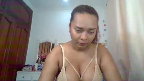 Snapshot of cristal_blanco chatting on February 12, 2025, 6:40 am cristal online show from February 12, 2025, 6:40 am