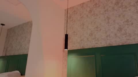 Cristal  online show from October 18, 2025, 1:34 pm