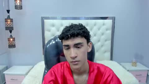 Snapshot of cristalangel9 chatting on October 18, 2025, 5:35 pm ANGEL online show from October 18, 2025, 5:35 pm