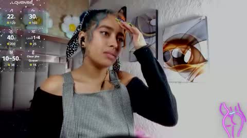   online show from November 24, 2025, 3:34 pm