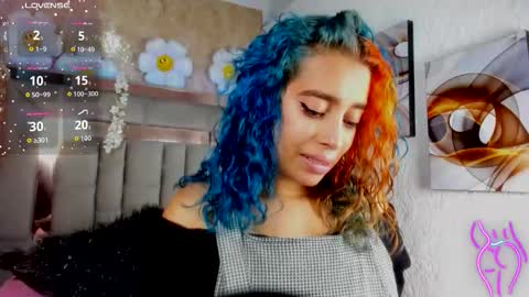   online show from November 25, 2025, 3:23 pm