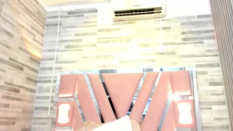 cristin  online show from November 16, 2025, 12:11 pm