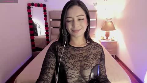 Snapshot of cristie_ortiz chatting on September 30, 2025, 11:43 pm Cristina online show from September 30, 2025, 11:43 pm