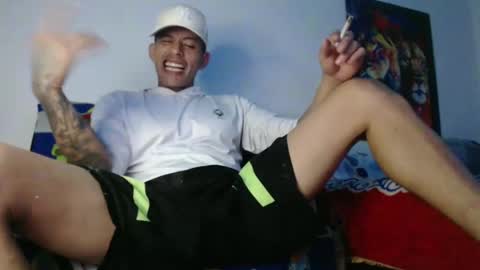 Snapshot of cristofer_dick5511 chatting on December 3, 2024, 3:30 am criistofer online show from December 3, 2024, 3:30 am