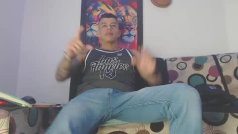 Snapshot of cristofer_dick5511 chatting on January 17, 2025, 12:20 am criistofer online show from January 17, 2025, 12:20 am