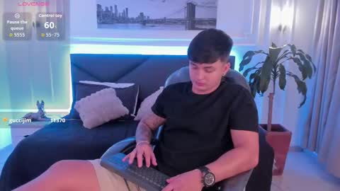 Cristopher online show from November 9, 2025, 11:19 am