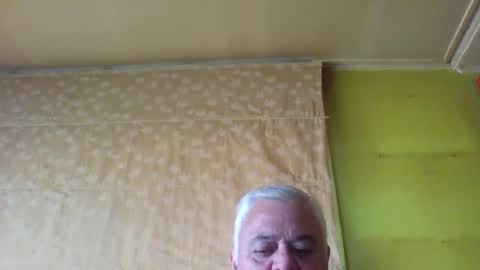 crmperez online show from December 24, 2024, 9:55 pm