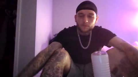 cruz815 online show from December 18, 2025, 10:38 pm