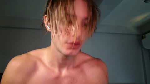 Lin inst lingoodyy online show from February 3, 2025, 3:31 am