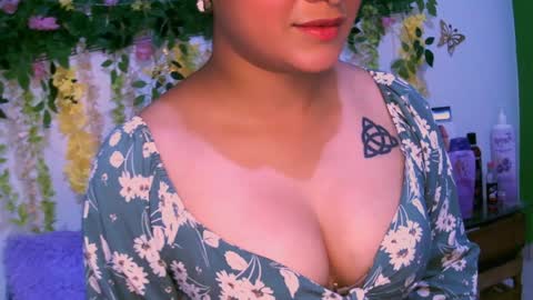 Snapshot of crysrus chatting on December 10, 2024, 12:28 am crysrus online show from December 10, 2024, 12:28 am