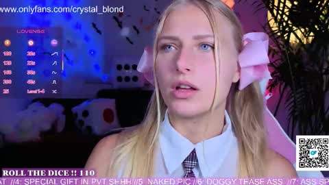 Snapshot of crystal_blond chatting on October 8, 2025, 7:44 pm Crystal online show from October 8, 2025, 7:44 pm