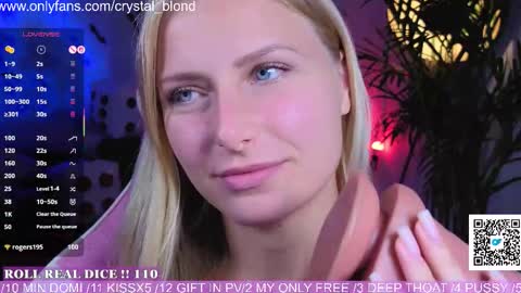 Snapshot of crystal_blond chatting on October 10, 2025, 8:52 pm Crystal online show from October 10, 2025, 8:52 pm
