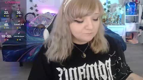 Snapshot of crystal_galaxy chatting on November 3, 2025, 7:53 am   online show from November 3, 2025, 7:53 am