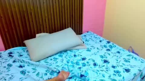 I AM CRYSTAL online show from January 15, 2025, 9:20 pm