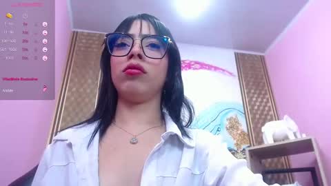 I AM CRYSTAL online show from November 15, 2025, 7:21 pm