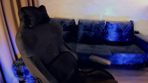 crystalemily online show from February 24, 2025, 8:14 pm