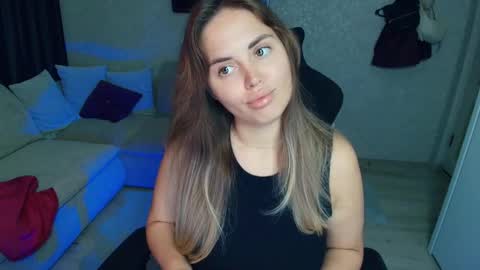 crystalemily online show from October 7, 2025, 7:11 pm