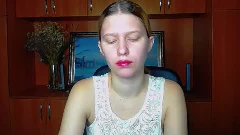 Stella online show from November 27, 2025, 7:32 am