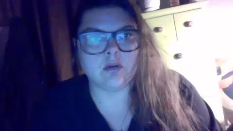 Herekittykitty69 online show from January 3, 2025, 6:11 am