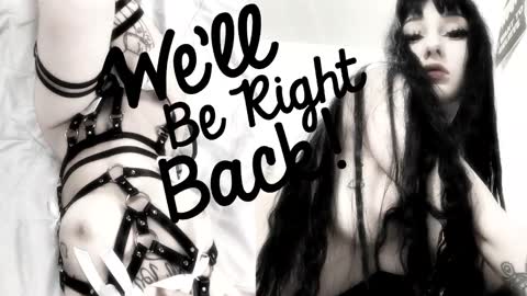 Sasha    Make me moan with patterns   good music here  online show from November 17, 2025, 11:49 am