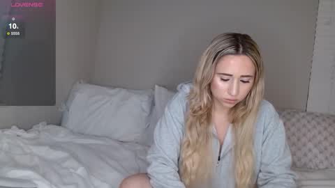 Snapshot of crystalstarlet chatting on October 21, 2025, 12:44 am Nikki online show from October 21, 2025, 12:44 am