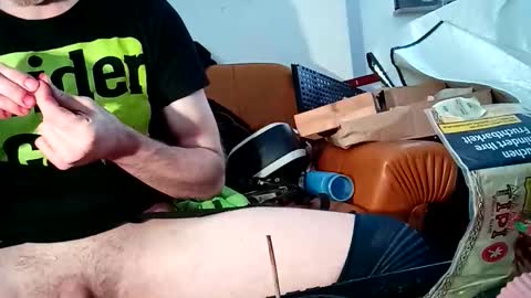 crystelweed online show from October 12, 2025, 1:54 pm