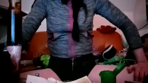 crystelweed online show from November 23, 2025, 12:32 am