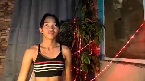 Lauren online show from December 4, 2025, 9:40 am