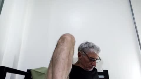 Snapshot of cucaio18 chatting on March 10, 2025, 8:26 am BIG UNCUT HARD COCK online show from March 10, 2025, 8:26 am