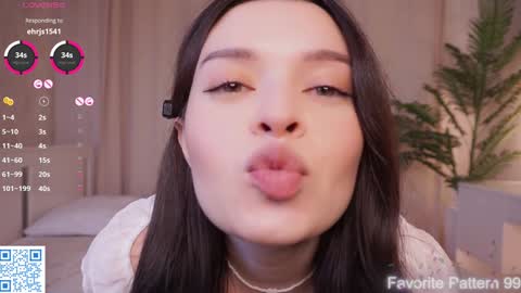 Ellie online show from November 18, 2025, 5:06 pm