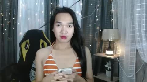 Ashly online show from October 31, 2025, 10:33 pm