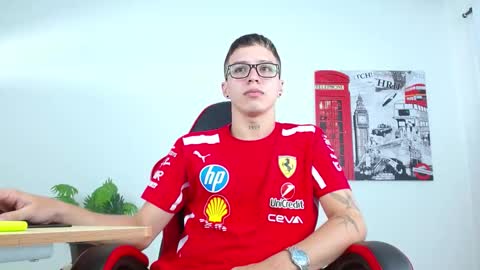 cumandres online show from September 9, 2025, 2:05 pm