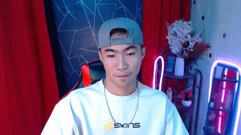 Snapshot of cumhavefun25 chatting on December 13, 2024, 12:17 pm ask me online show from December 13, 2024, 12:17 pm