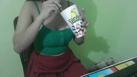 cumwhore4uxox online show from December 3, 2025, 4:38 pm