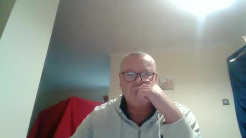 curiousax77 online show from February 8, 2025, 11:44 am