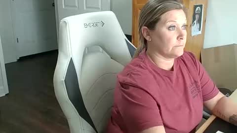 Snapshot of curiouscouple3143 chatting on January 24, 2025, 6:56 pm curious couple online show from January 24, 2025, 6:56 pm