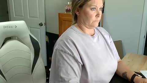 Snapshot of curiouscouple3143 chatting on February 3, 2025, 6:28 pm curious couple online show from February 3, 2025, 6:28 pm