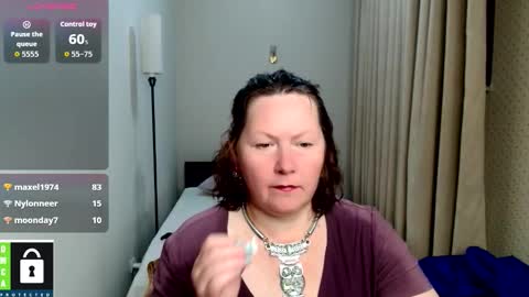 curvy_girlz online show from September 13, 2025, 6:40 pm